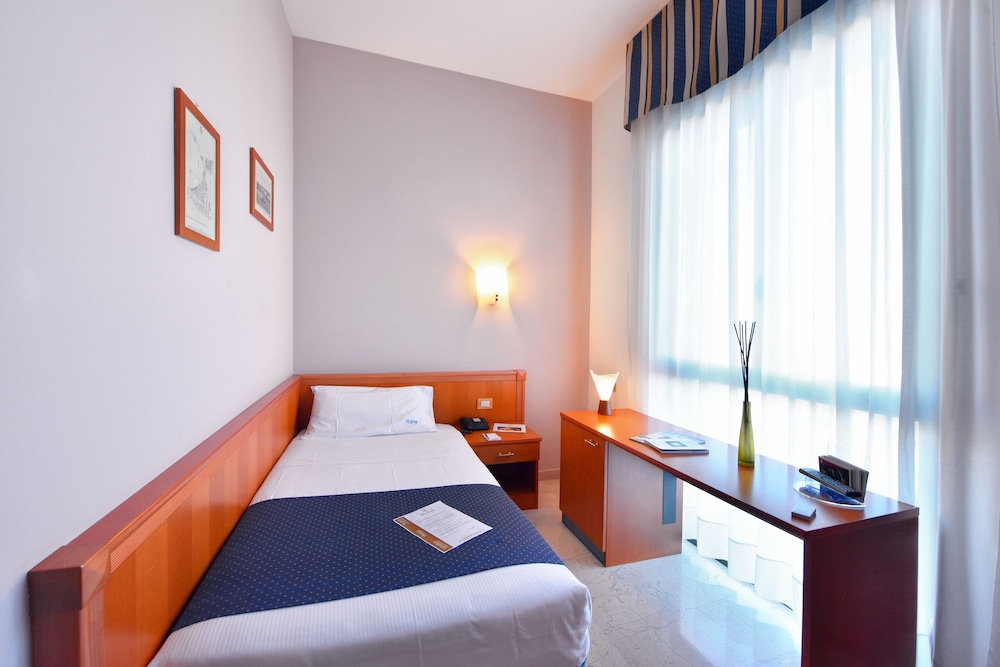 Hotel D Altavilla 7/63