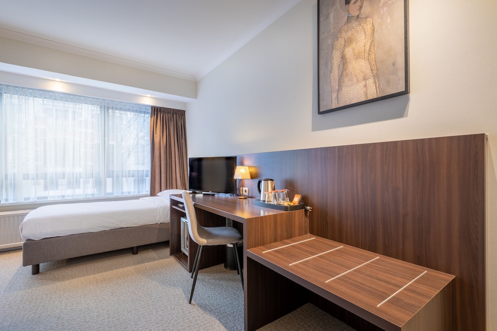 Hotel Carlton 39/53