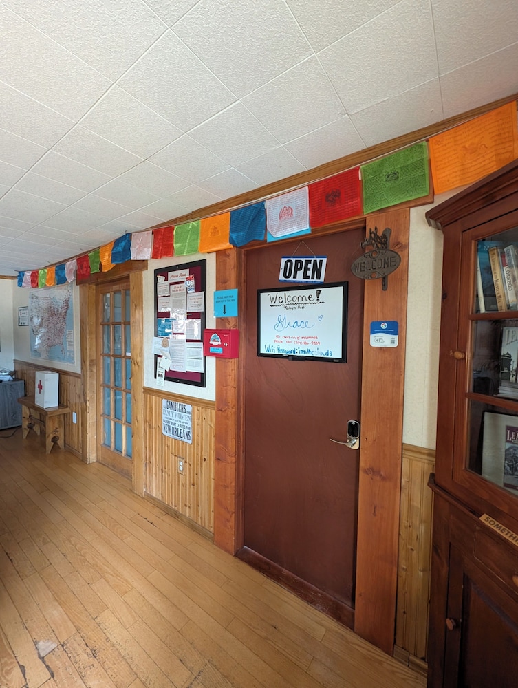 Inn the Clouds Hostel & Inn 9/75