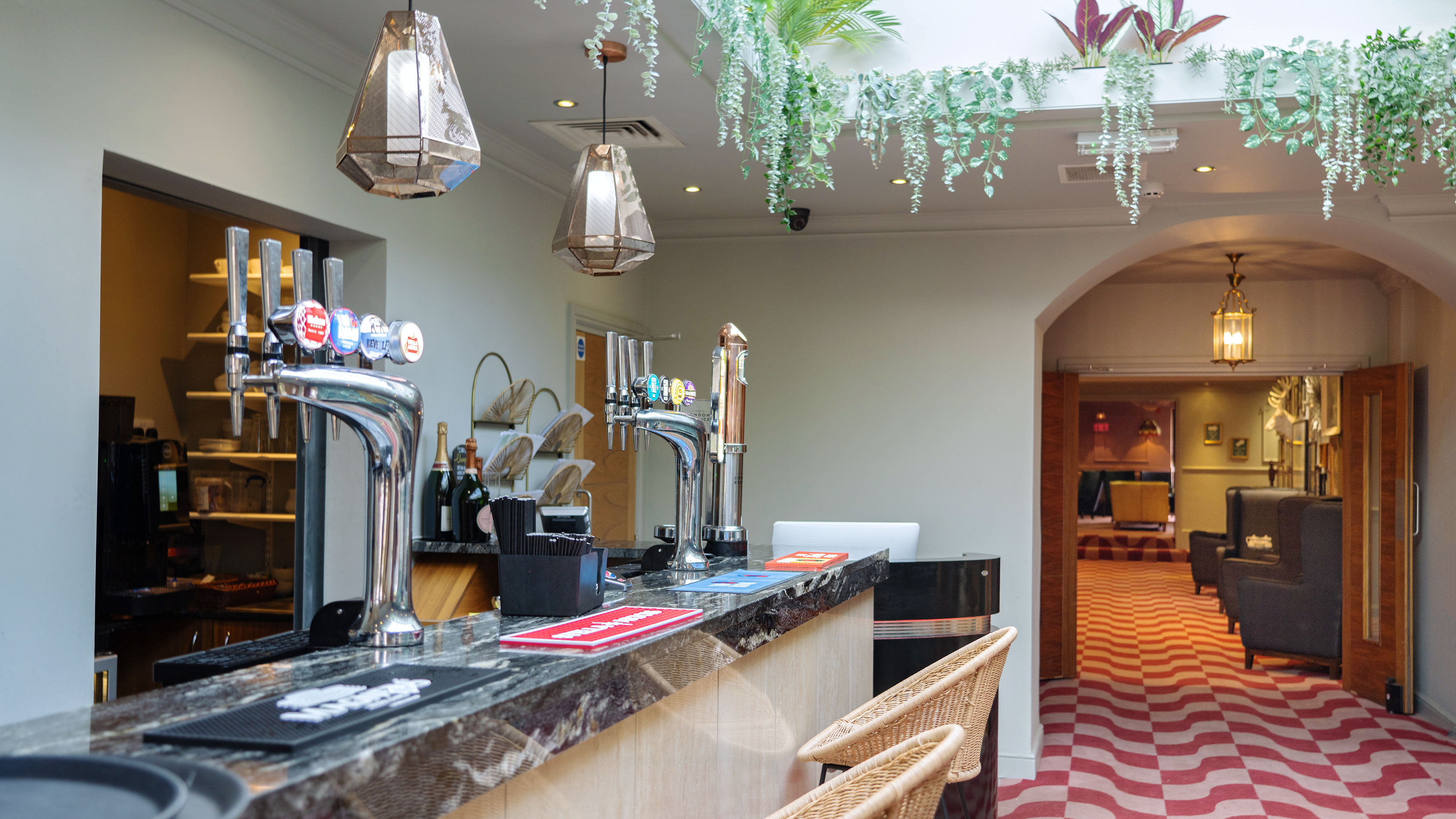 Waterton Park Hotel 4/58