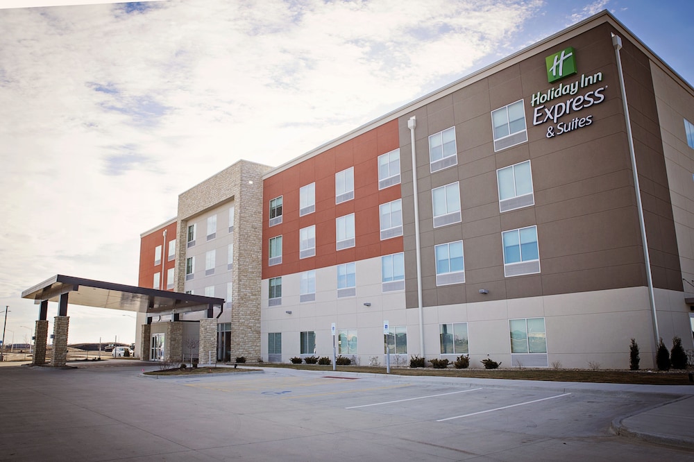 Holiday Inn Express Suites Rantoul 69/76
