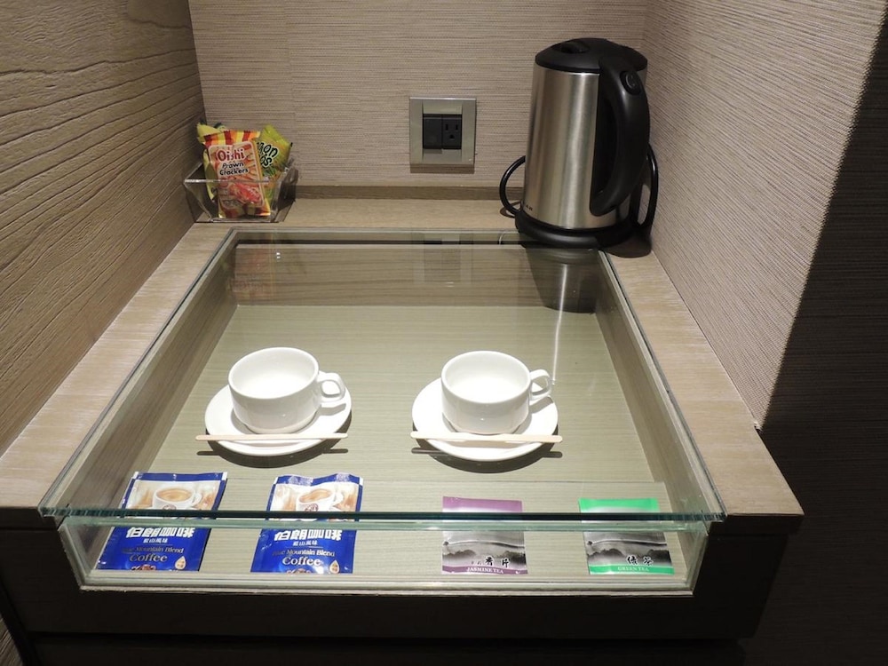INTERNATIONAL CITIZEN HOTEL 11/26