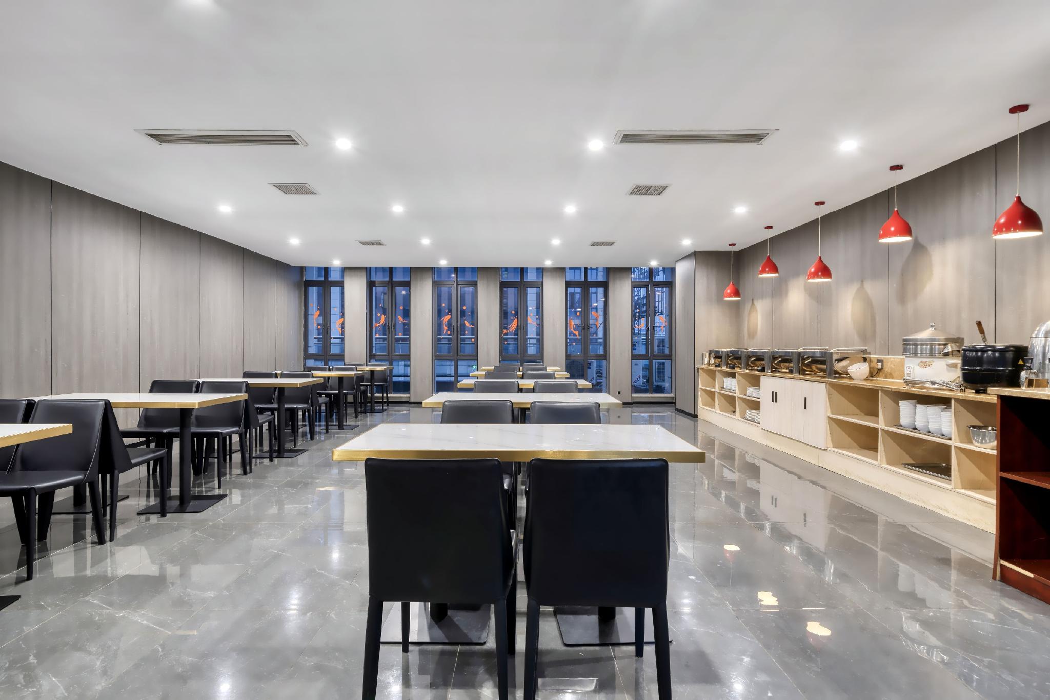 Zhongsheng Hotel 32/35
