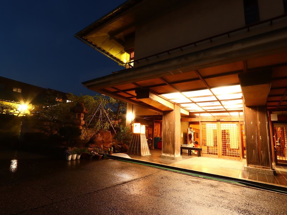 Karasawa Inn 52/63