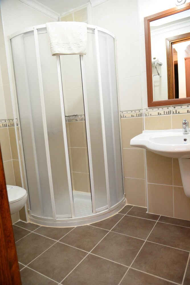 Karbel Beach Hotel 39/40