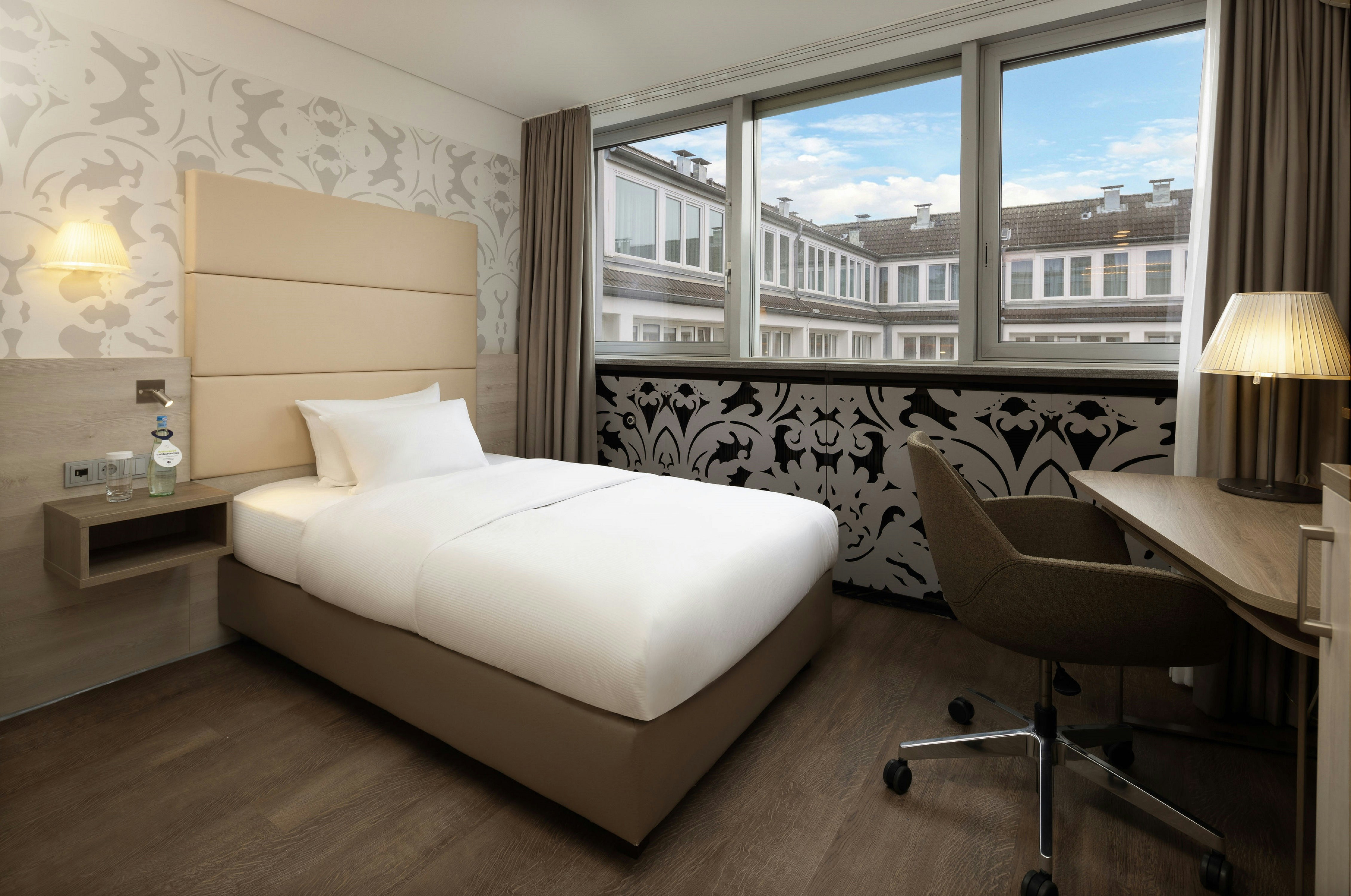 GUEST ROOM, SINGLE