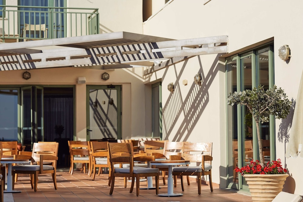 GRAND BAY BEACH RESORT KOLYMBARI 3/72