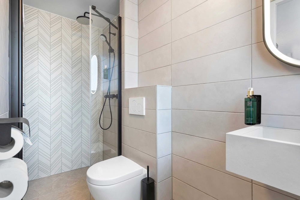 Dutch Design Hotel Vondelpark 45/50