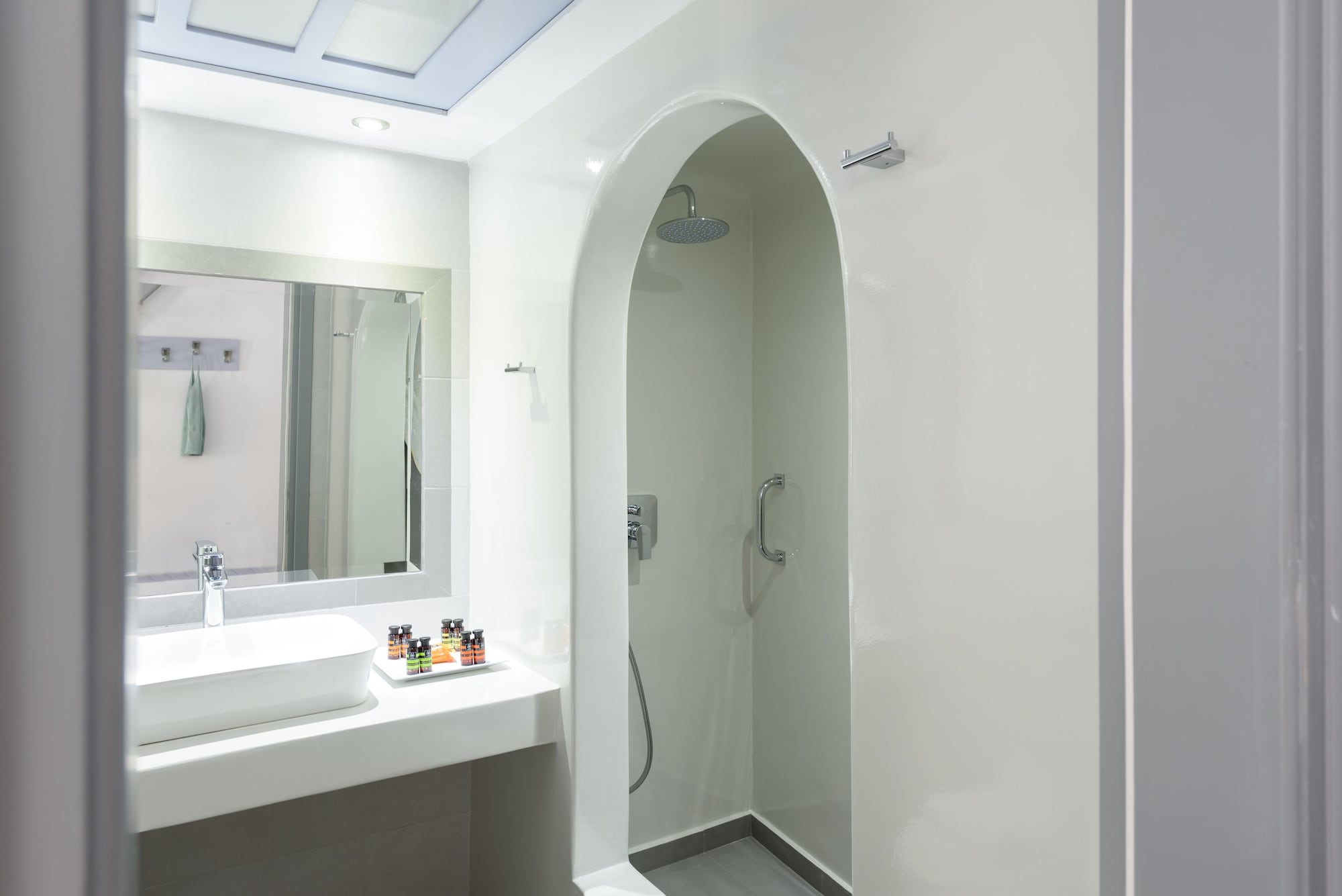 Superior, Queen Bed, Outdoor Jetted Tub, Sofa, Jetted Tub