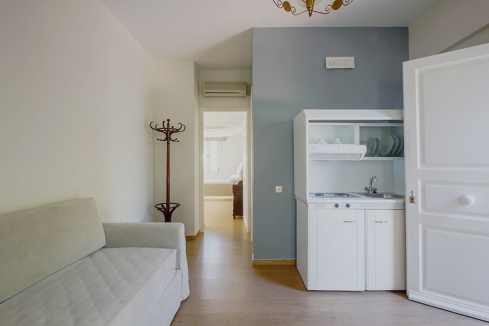 Emilia Luxury Apartments 30/33