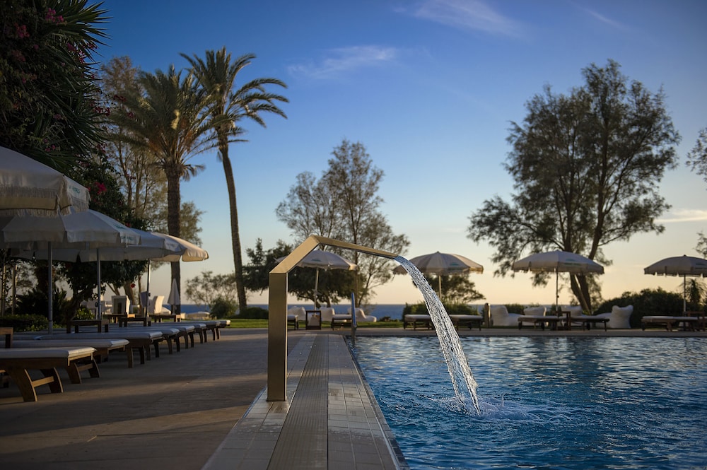 Grecian Sands Hotel 68/71