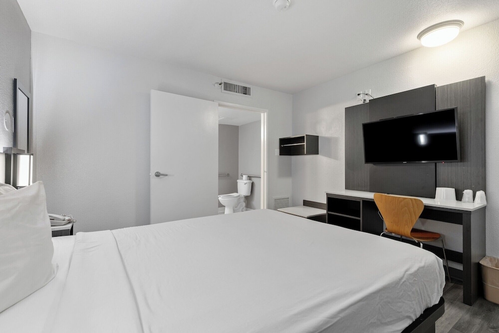 Motel6 Oceanside, CA 39/62