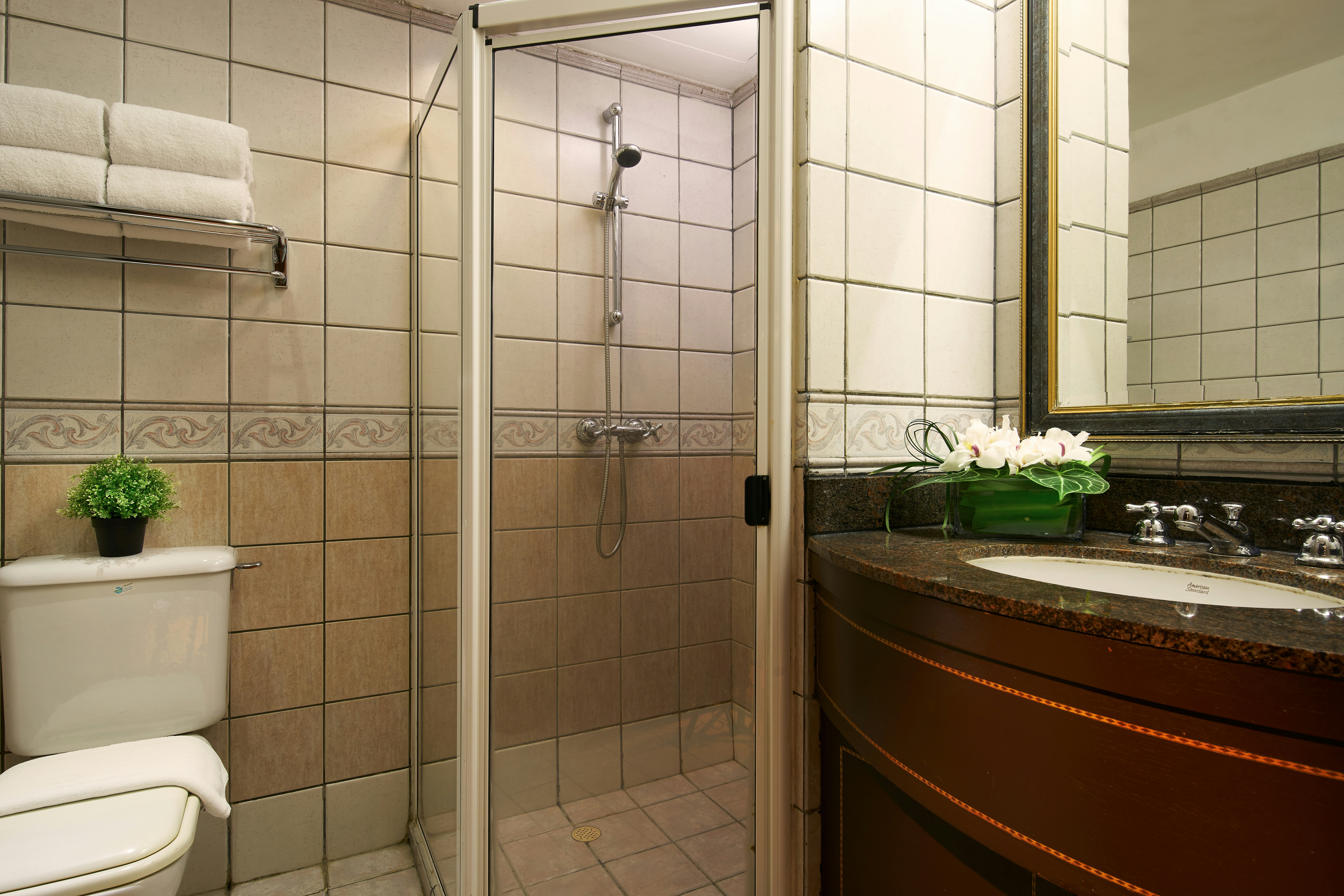 Orchard Parksuites 69/75