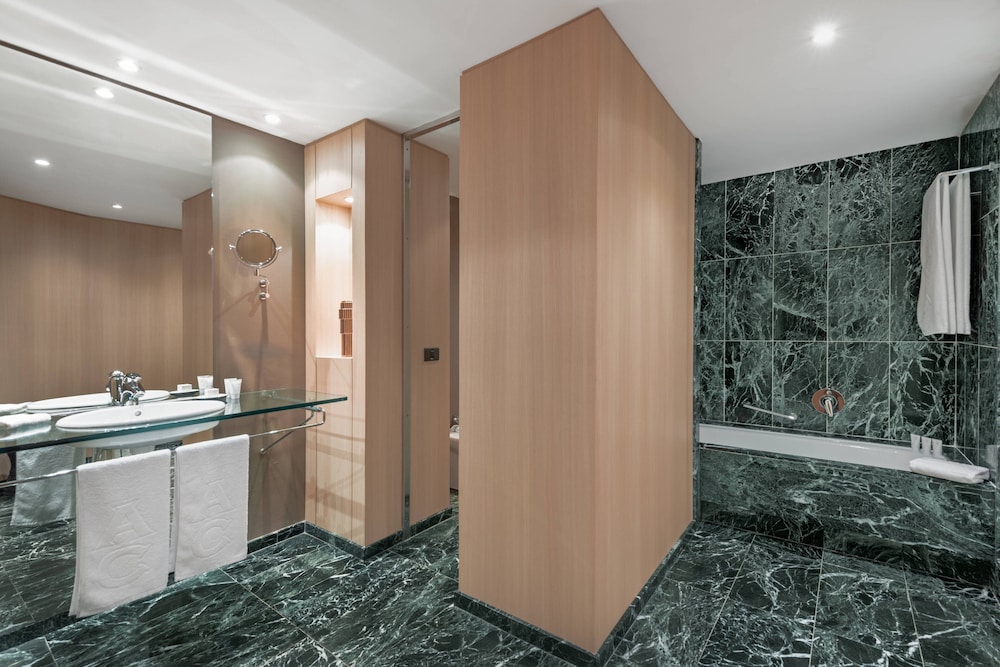 Ac Hotel Malaga Palacio By Marriott 8/54