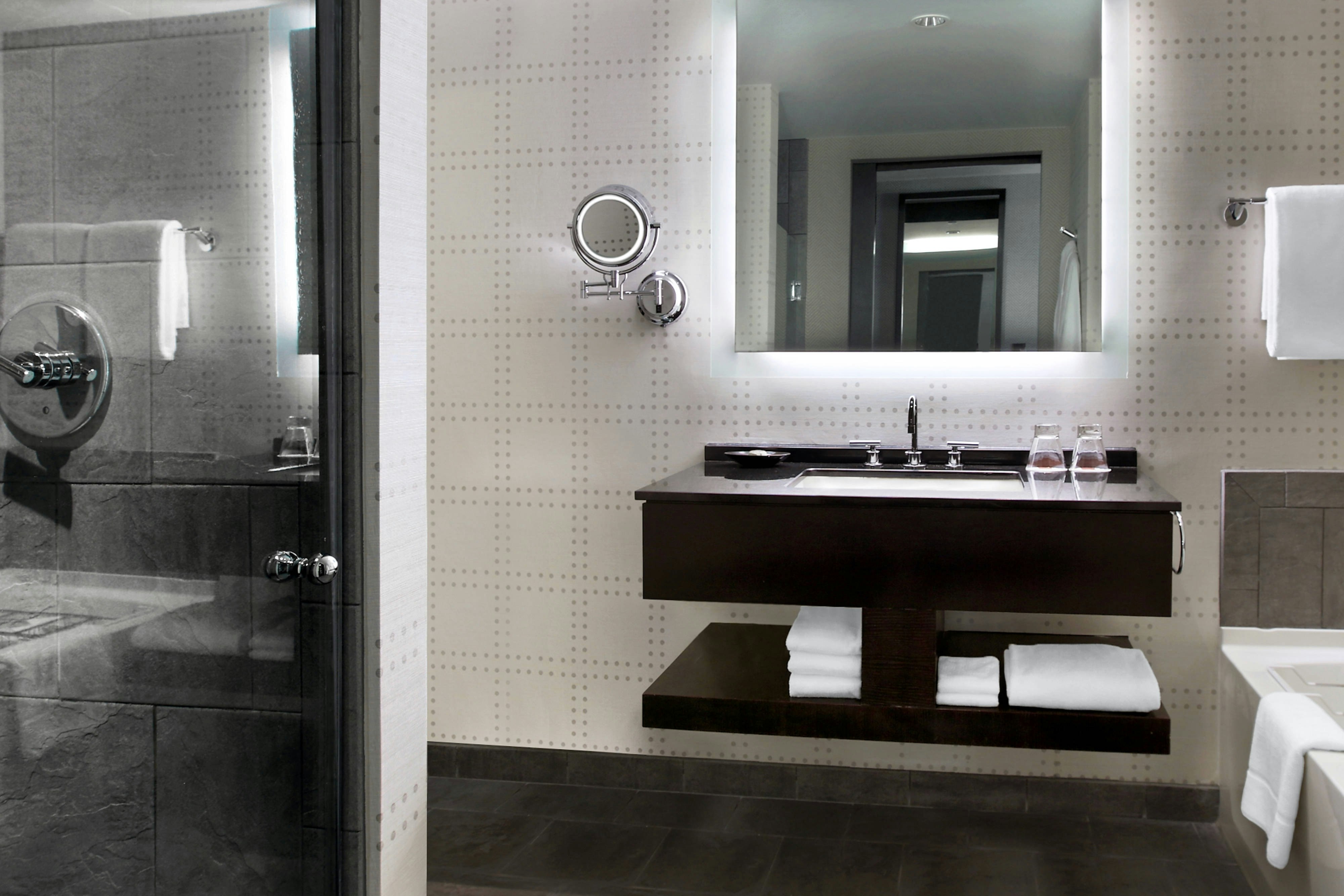 غرفة بسرير كينج، The Liberty, A Luxury Collection Hotel, Boston 2/2
