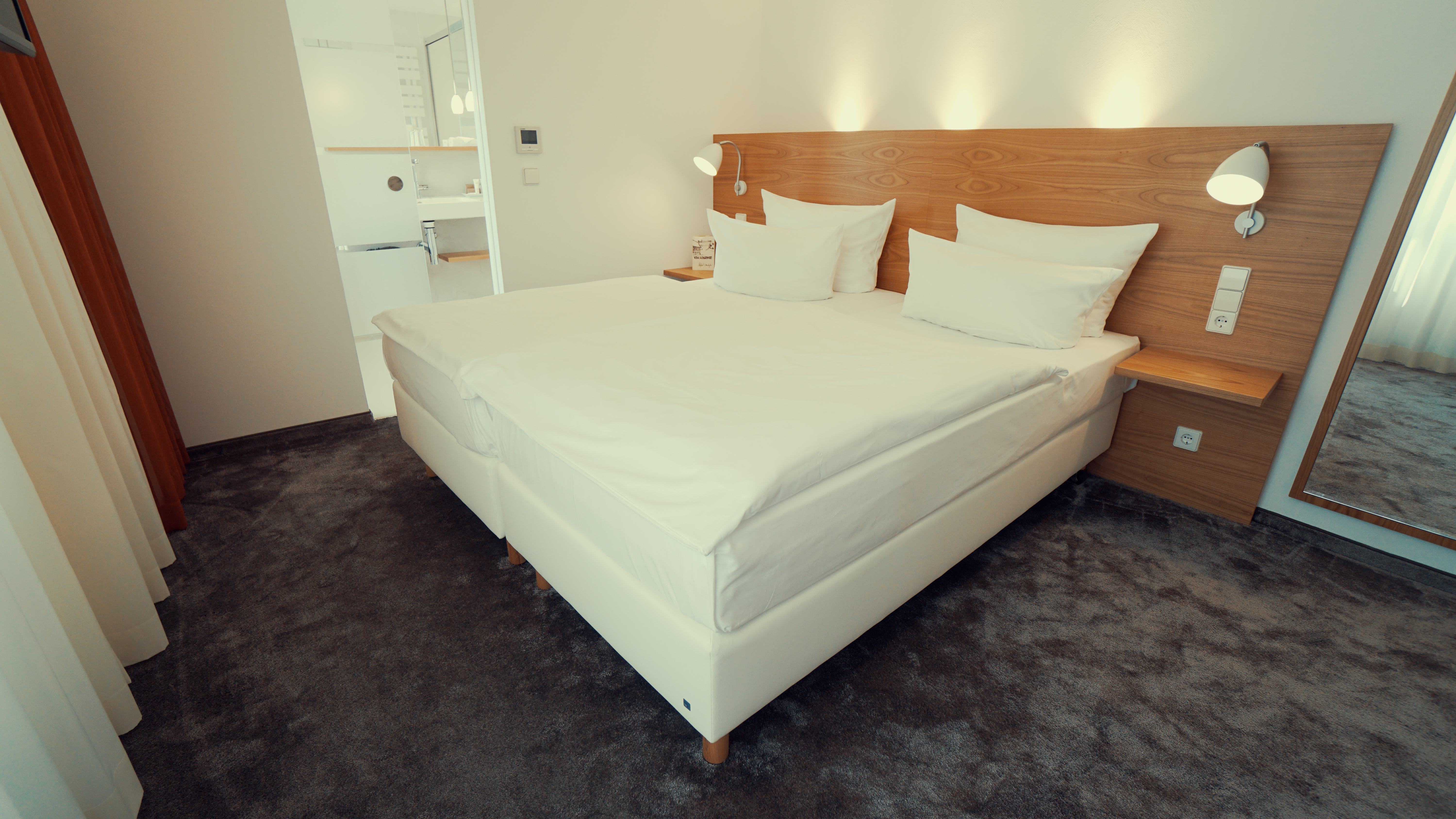 Deluxe, Double Bed
