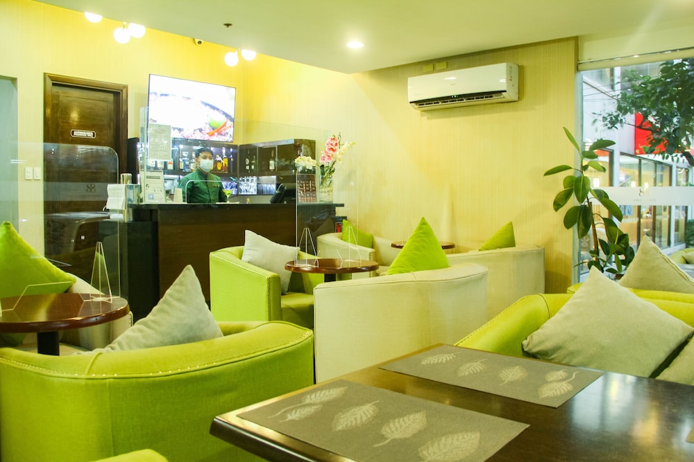 88 Courtyard Hotel 6/52