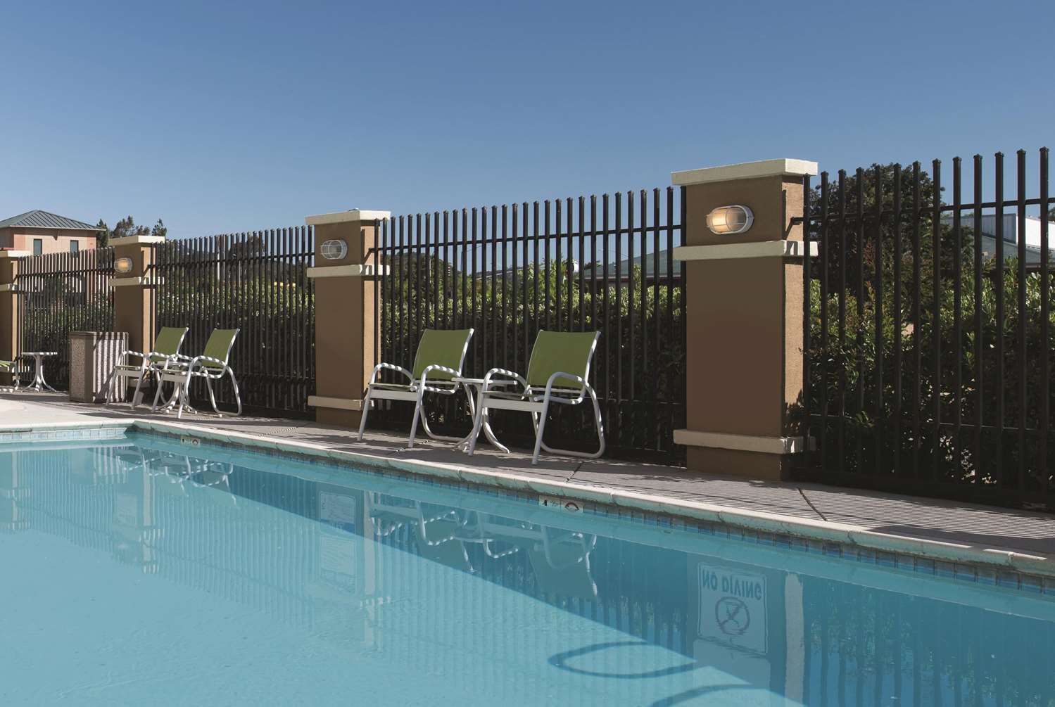 La Quinta Inn & Suites by Wyndham Fairfield - Napa Valley 22/37