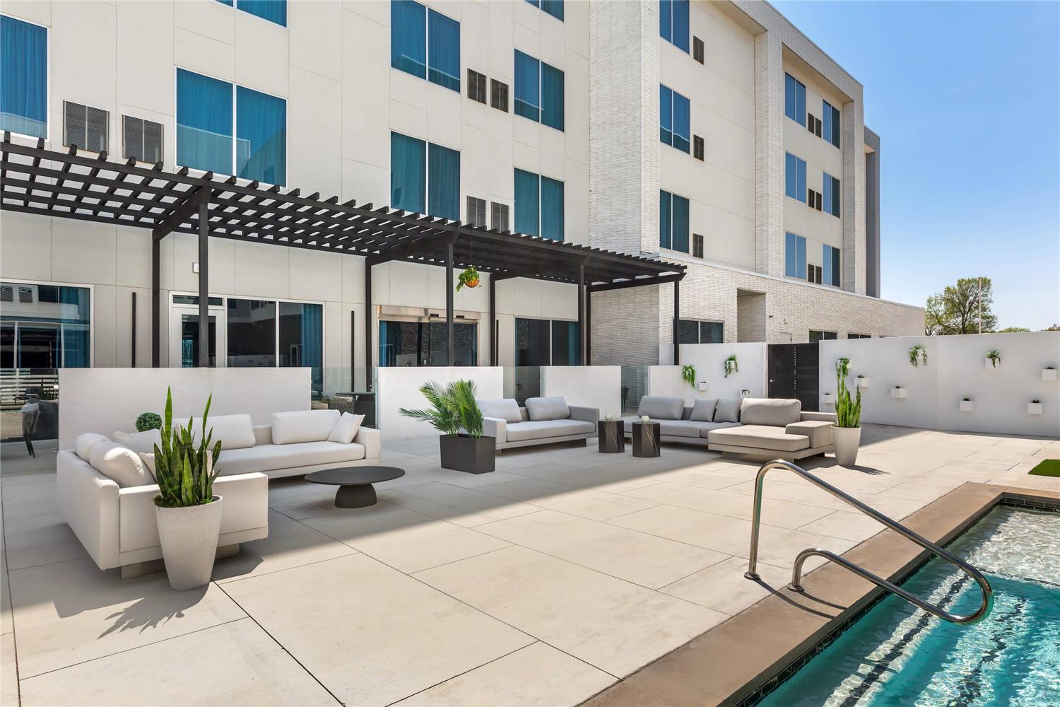 Cambria Hotel Waco University Riverfront 5/35