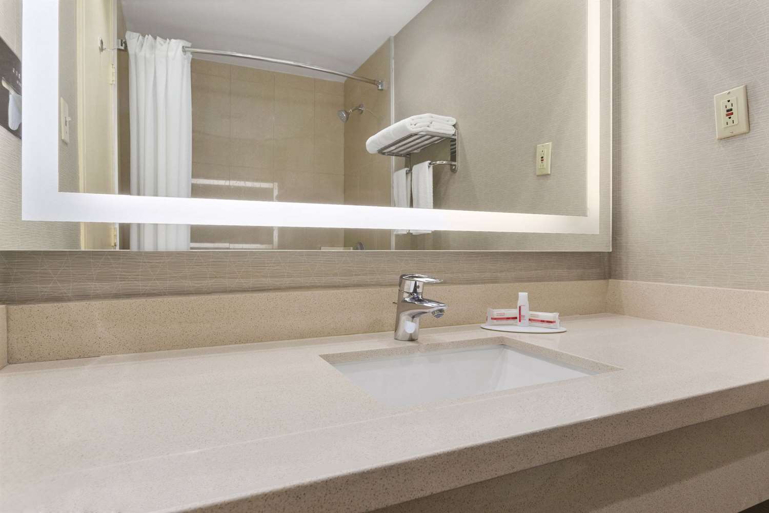 Days Inn by Wyndham Ottawa 30/31