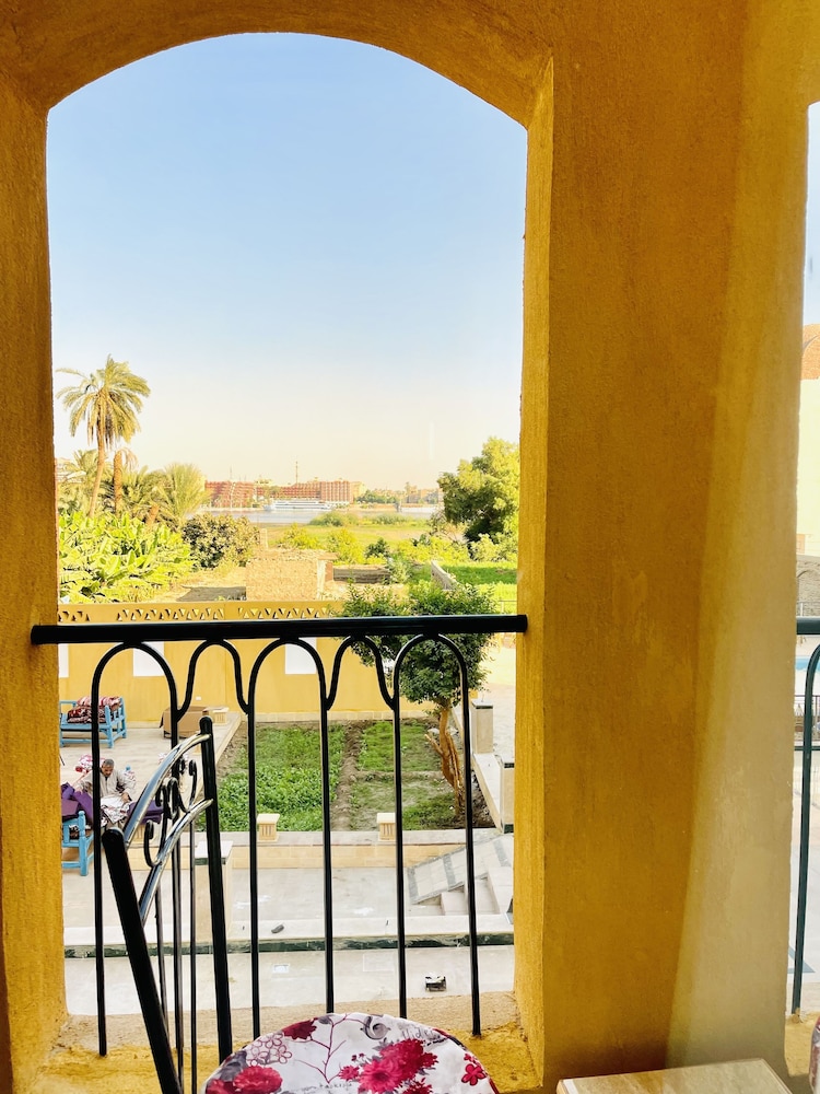 Jewel Of The Valley Howard Carter House 26/50