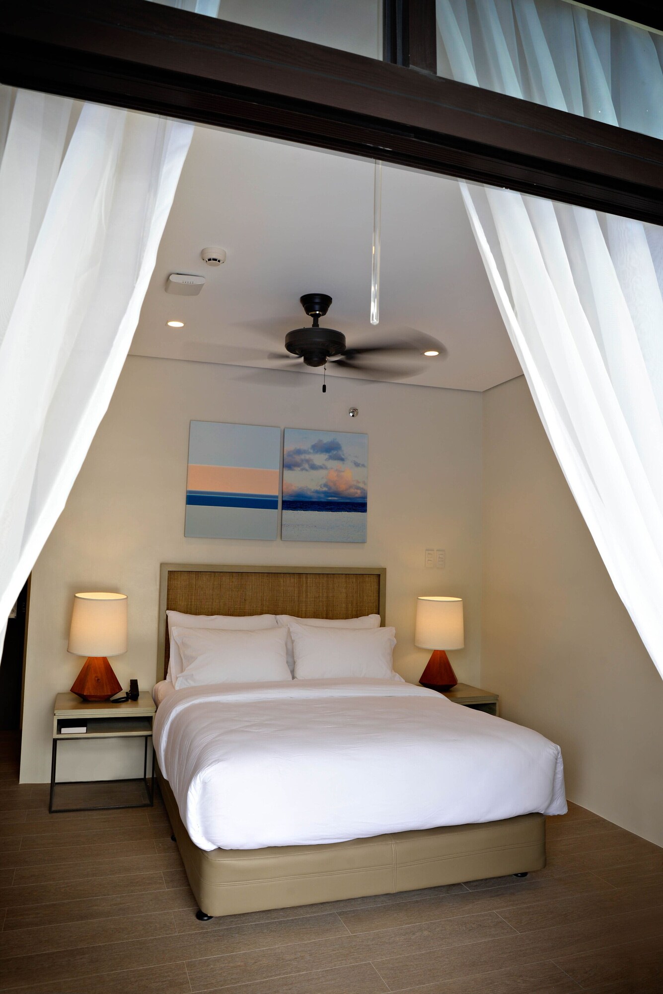 STANDARD, QUEEN BED, POOL VIEW