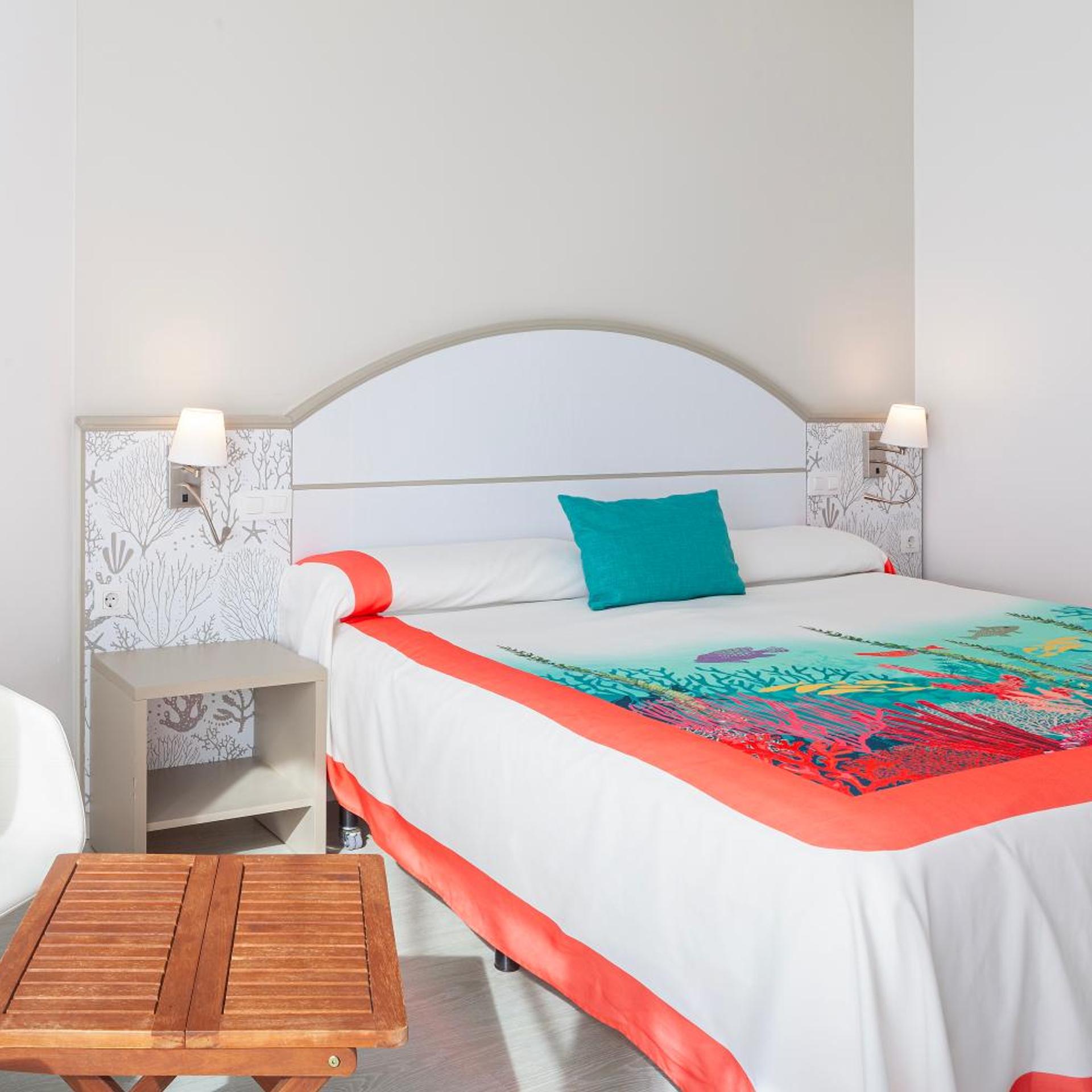Room, Double Bed, Construction View