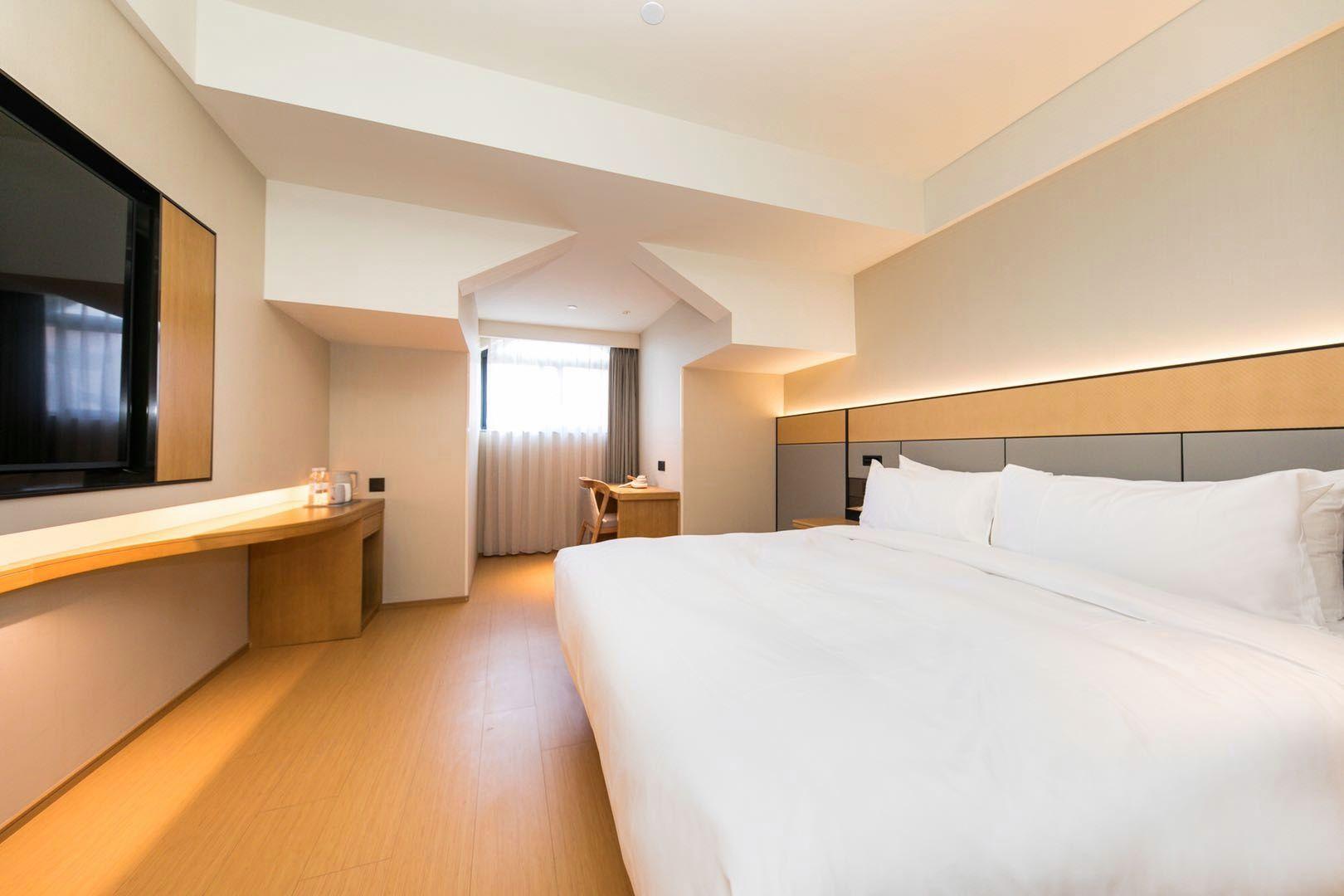 Four Seasons & Rally Hotel 16/47