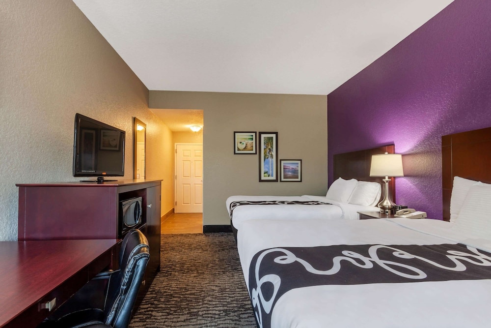 La Quinta Inn & Suites by Wyndham Port Orange / Daytona 9/57