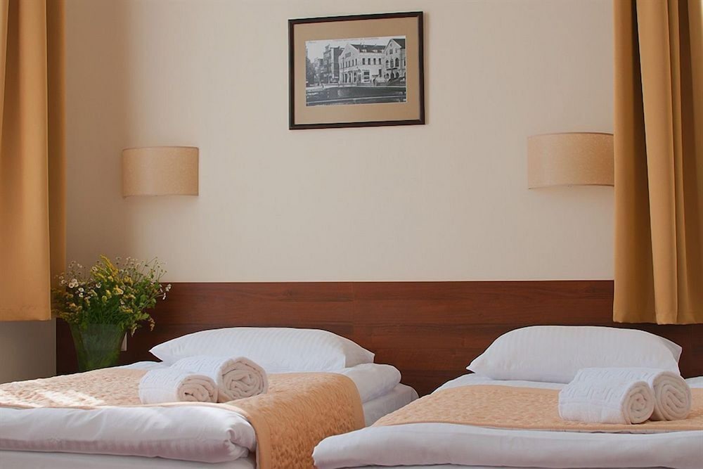 Memel Hotel 26/66