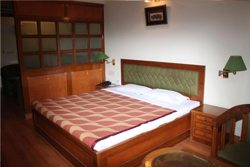 Vaibhav Hotel 26/46