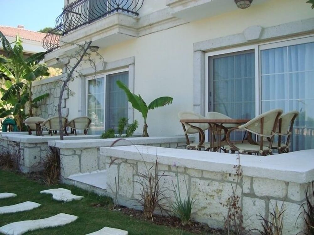 Dolina Boutique Hotel 48/52