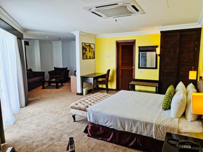 Junior Suite, Partial Sea View