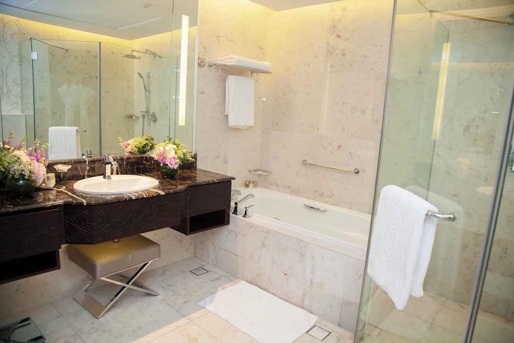 Junior Suite, King Bed, Palace View، Bab Al Qasr Residence 4/4