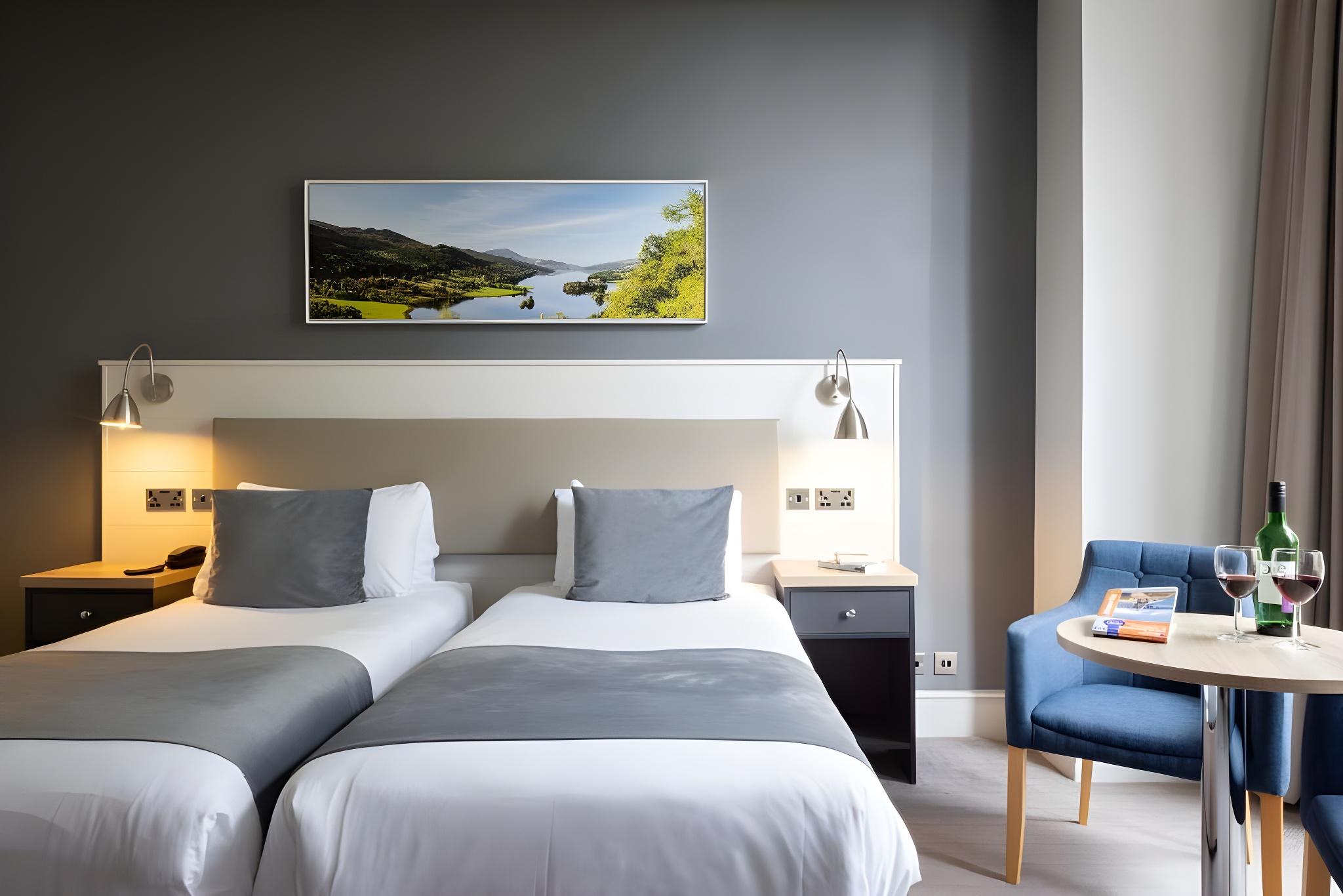 Superior, Twin Beds, Scenic View, Bathtub