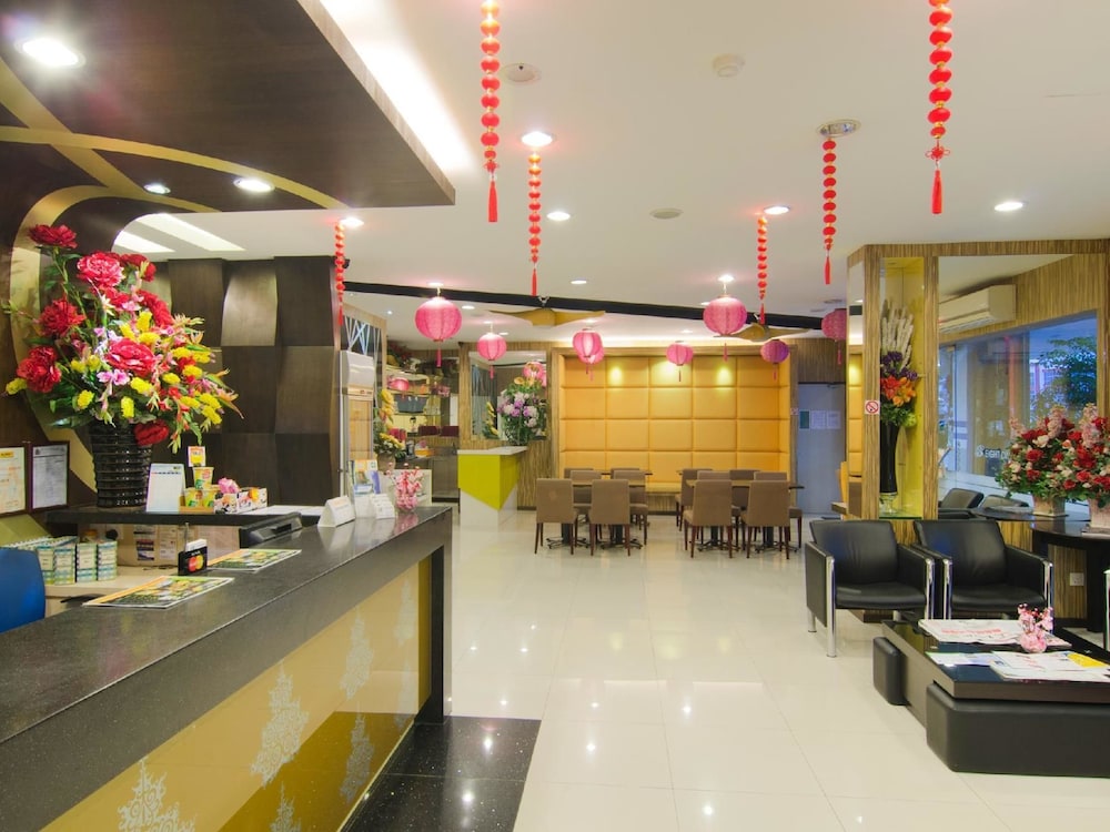 8 Days Boutique Hotel Mount Austin 4/57