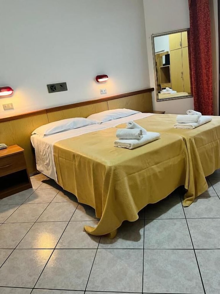 Hotel Columbia Frontemare 21/41