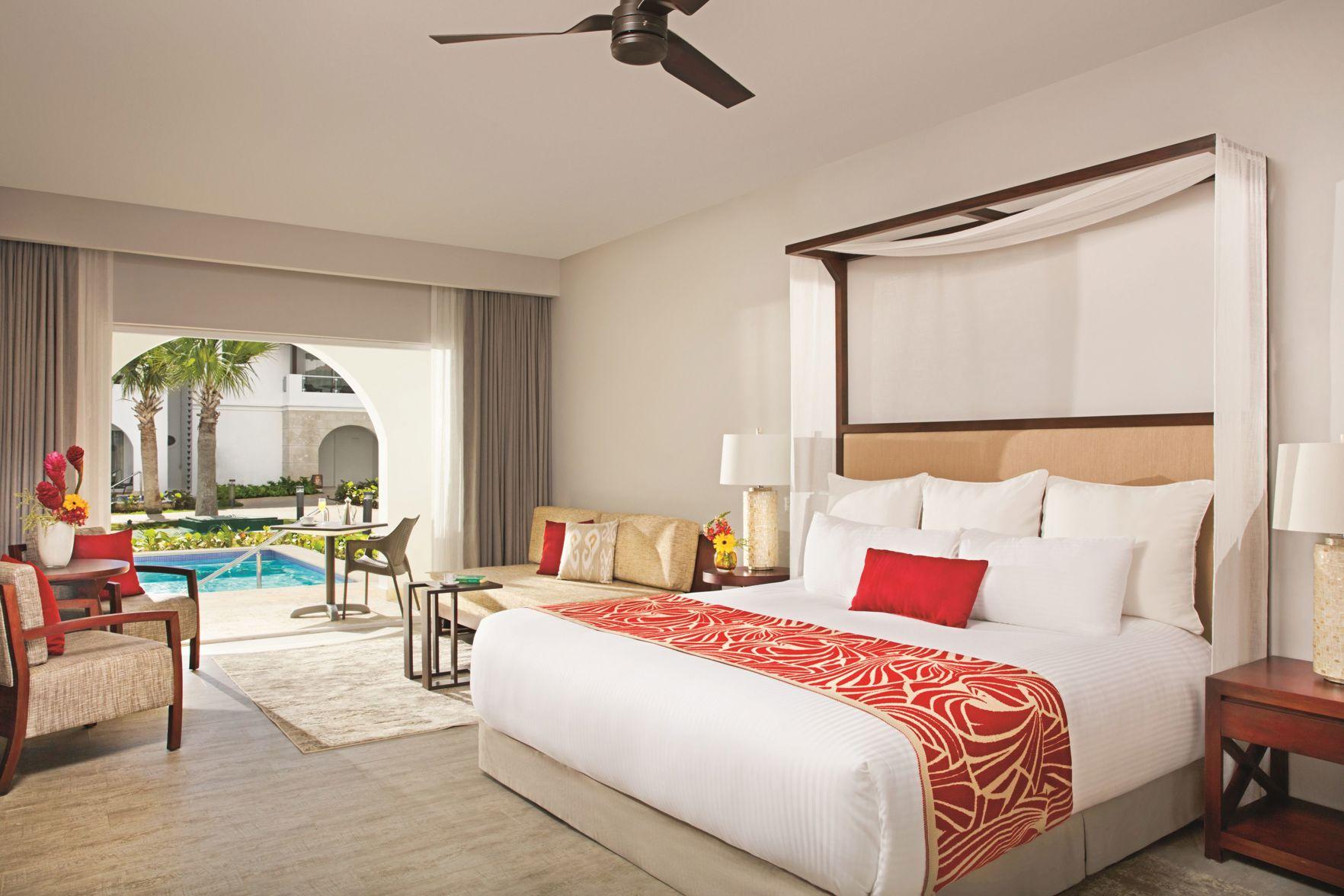Preferred Club, Swim Up, Suite