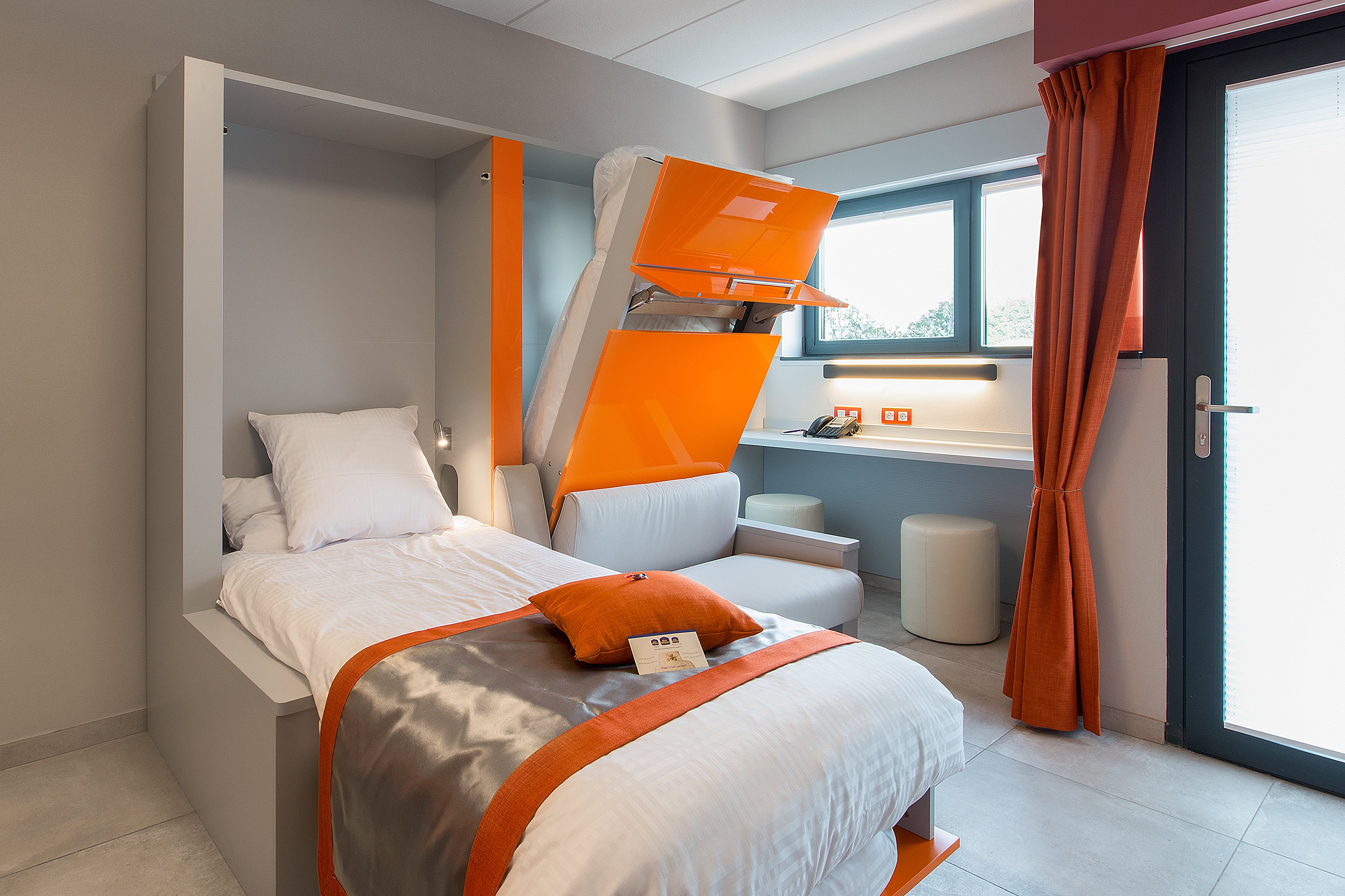 Orange Hotel 8/26