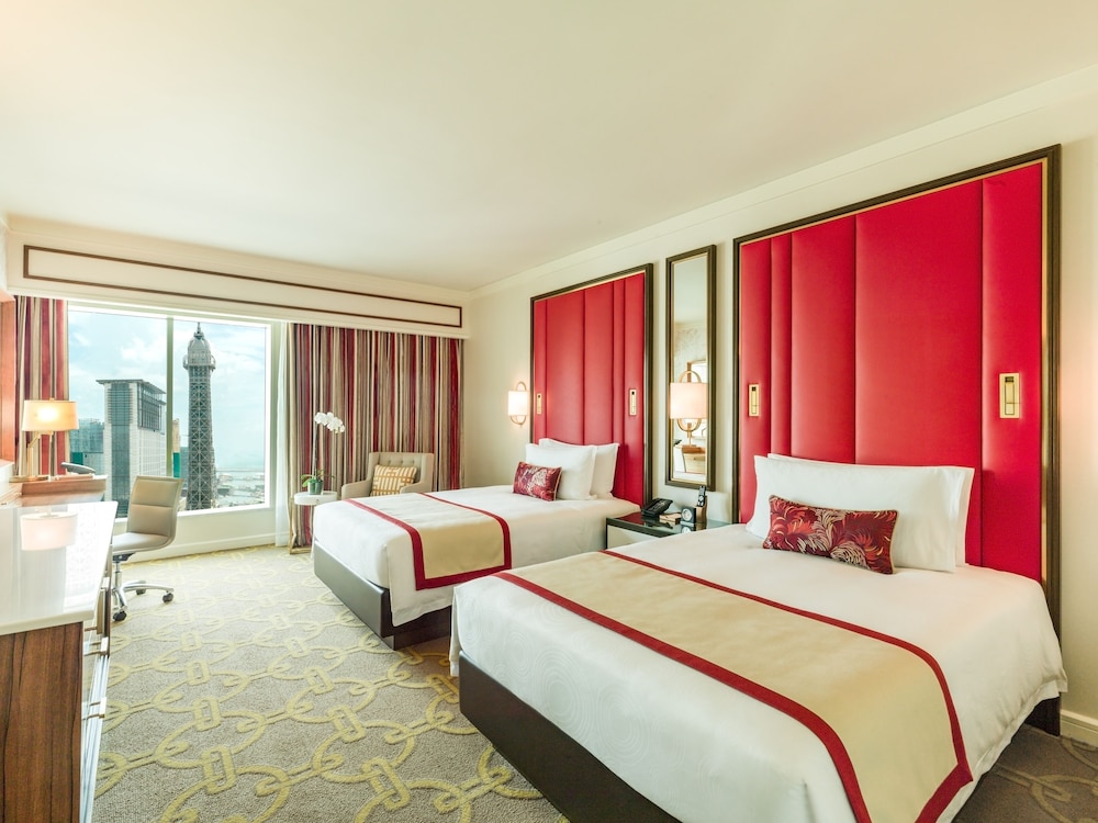 ROOM, DOUBLE BED, EIFFEL VIEW