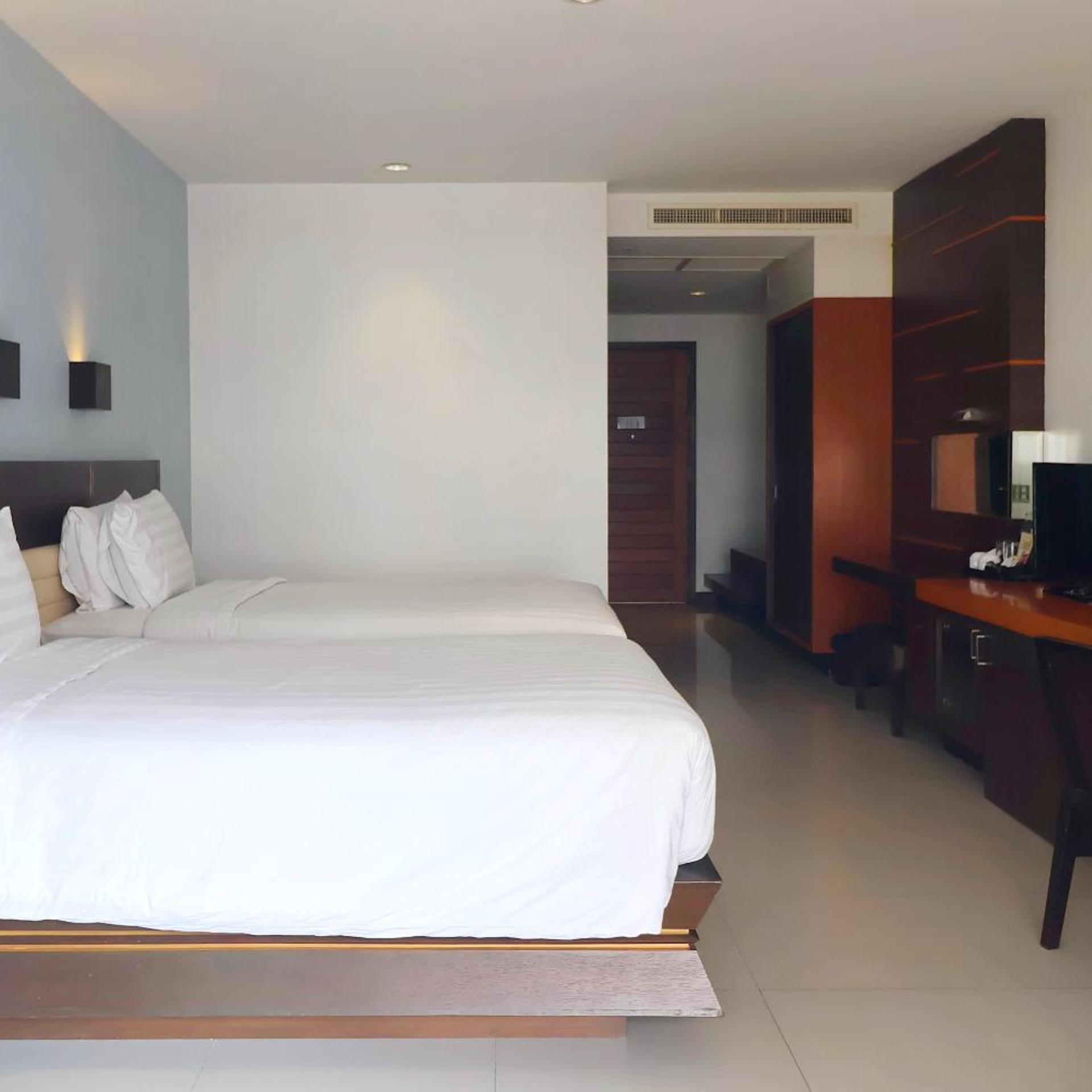 Deluxe, Twin Beds, North Wing, High Floor