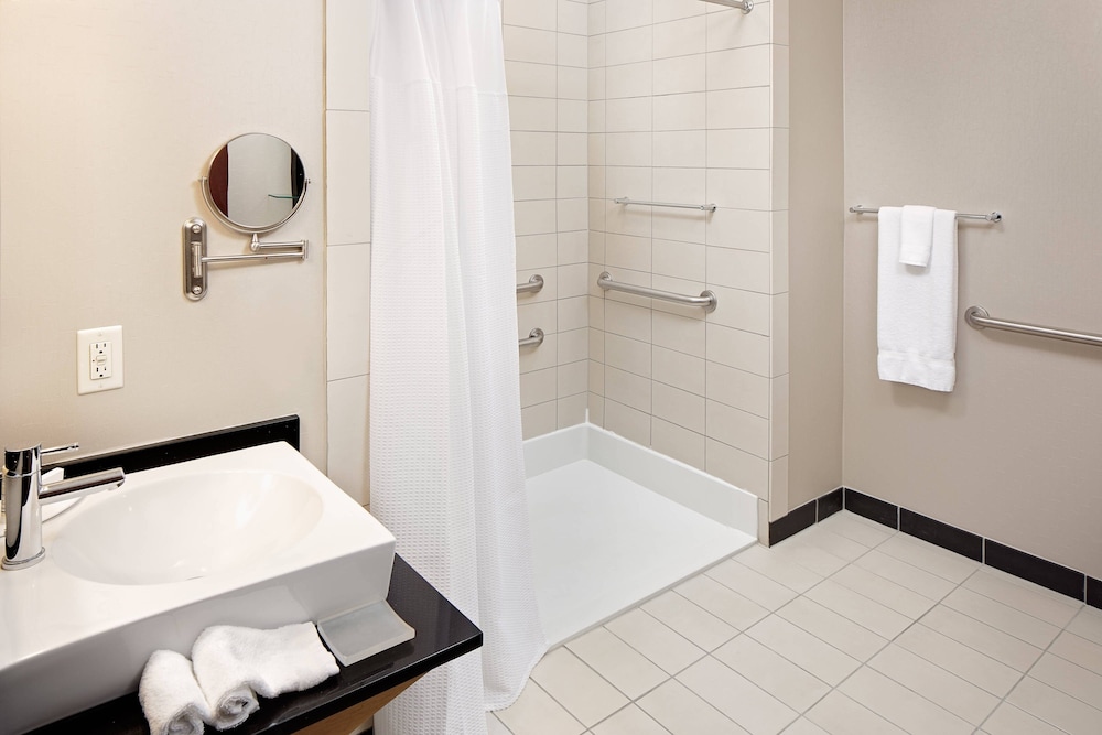 SpringHill Suites Green Bay 7/36