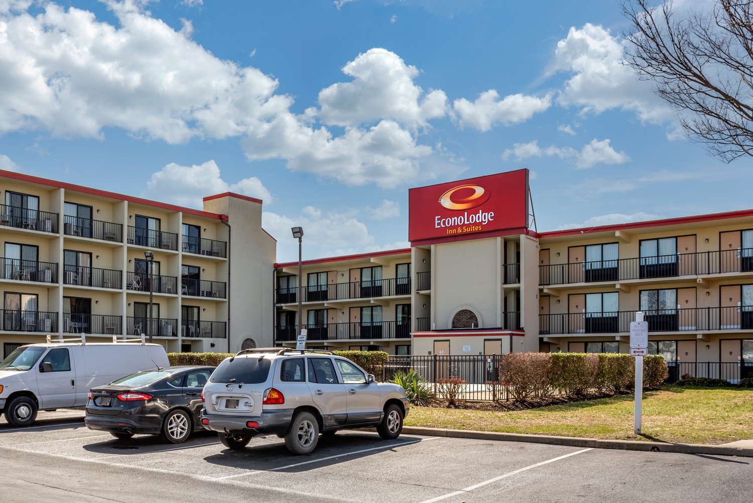 Econo Lodge Inn and Suites Resort Rehoboth Beach 40/42