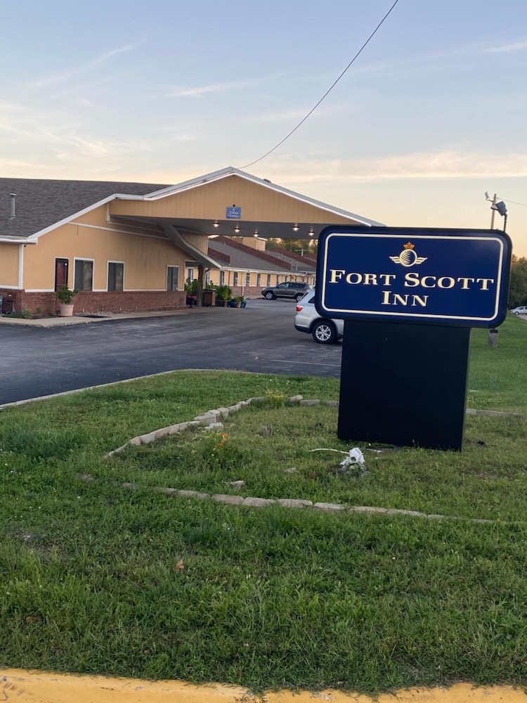 Super 8 by Wyndham Fort Scott 40/49