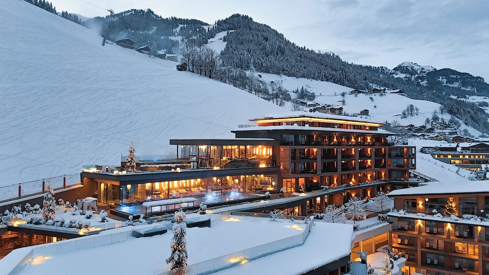 DAS EDELWEISS Salzburg Mountain Resort 1/50
