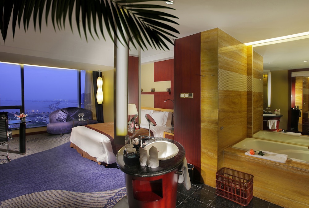 Zhuhai Charming Holiday Hotel 40/40