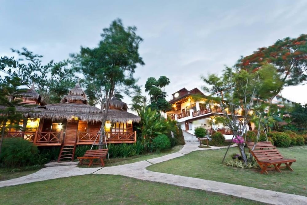 Gin's Maekhong View Resort & Spa 5/37