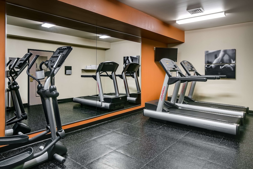Country Inn & Suites by Radisson, Middleton - Madison West 20/38