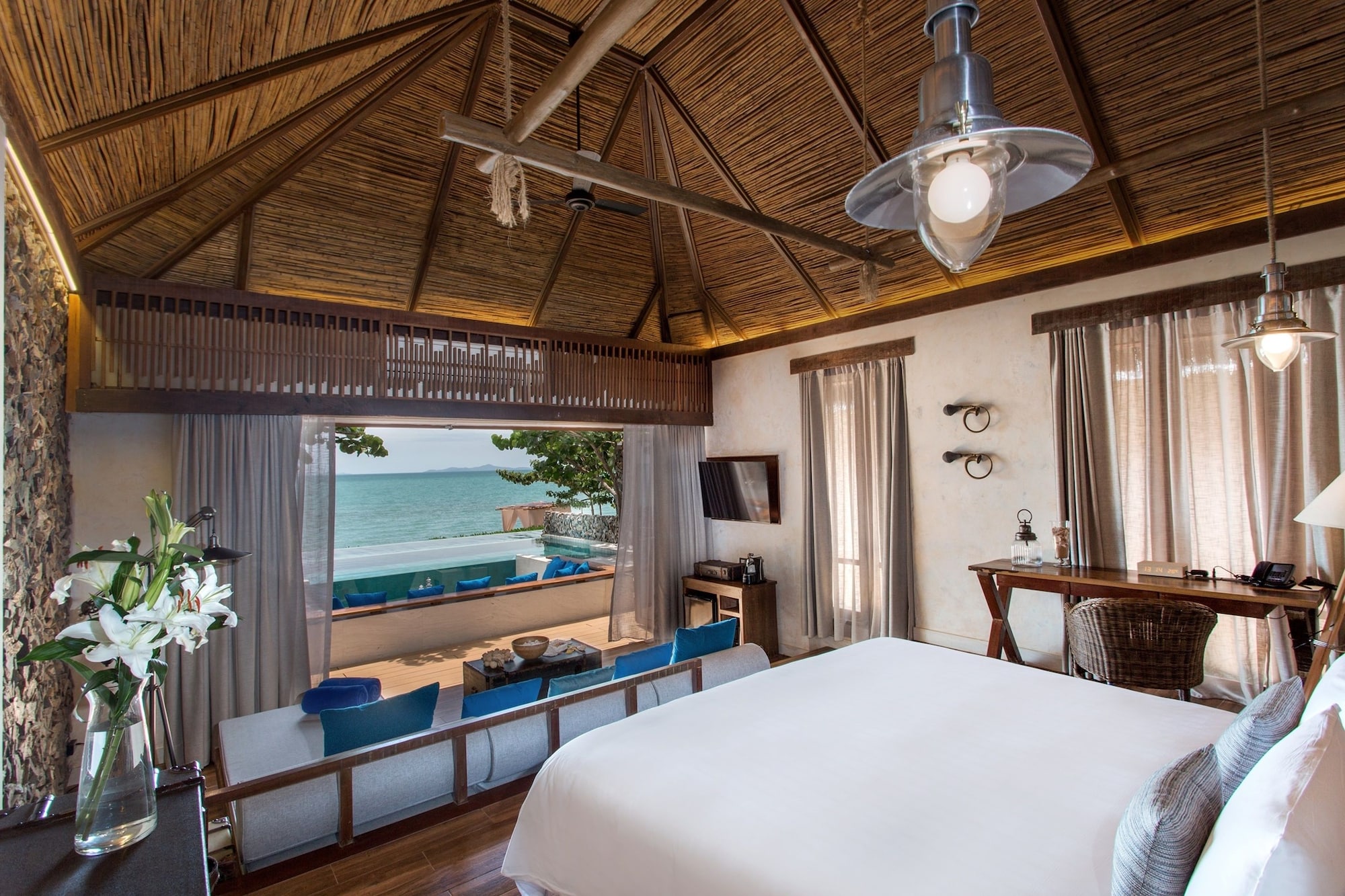Pool, Villa, King Bed, Beach Front