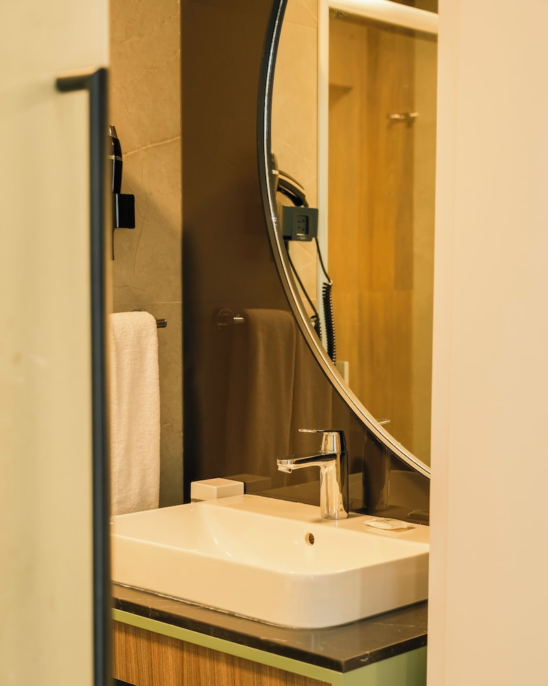 Vesta Suites 47/50